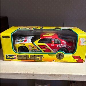NASCAR Terry Labonte 1:24 Diecast Kelloggs NASCAR race car. Vintage throwback.